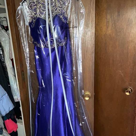 Prom dress (selling the purple one only) - Picture 5 of 5